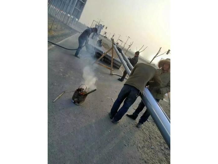 新疆阿拉爾市開(kāi)發(fā)區(qū)大功率太陽(yáng)能安裝現(xiàn)場(chǎng)